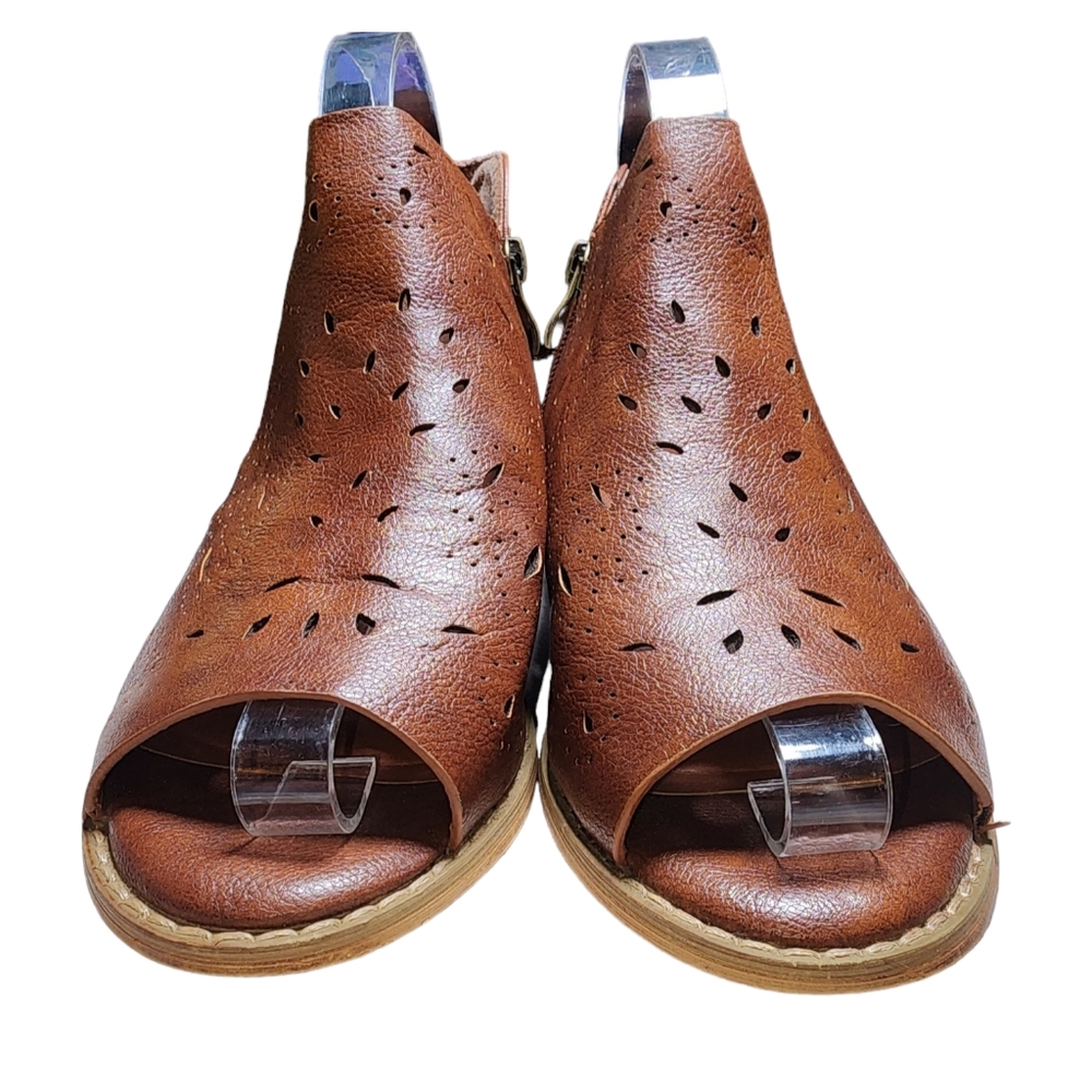 Boutique by Corkys Norwich Cognac Brown Faux Leather‎ Peep Toe Booties Size 8 - Picture 3 of 11